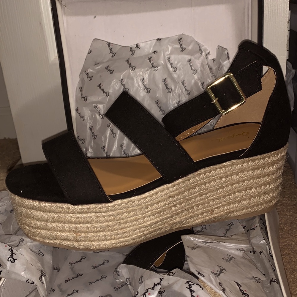 PLATFORM SANDAL
